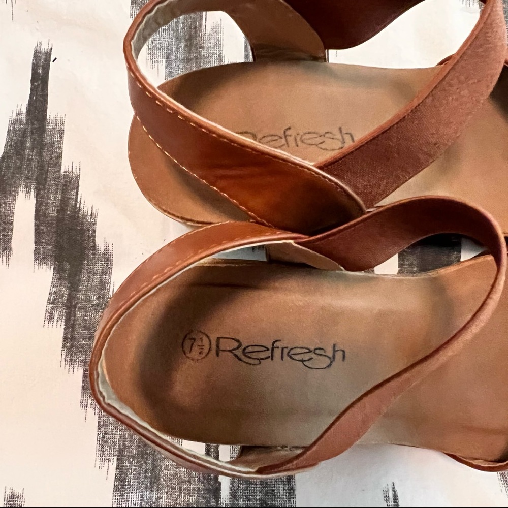 Cognac Basic Wedges - Picture 3 of 3